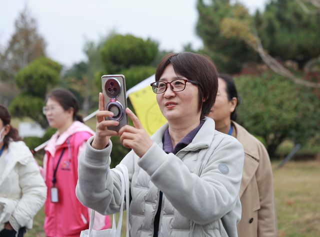 在真实场景里练习手机拍摄。