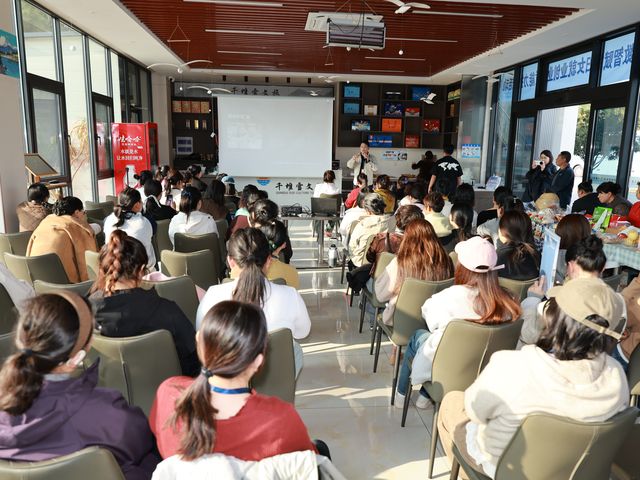 从课堂后方记录这次学习。